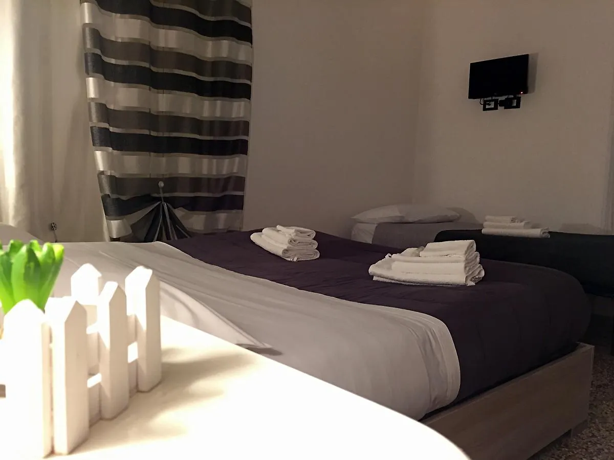 Amuni - Palermo Bed & Breakfast 0*,  Italy